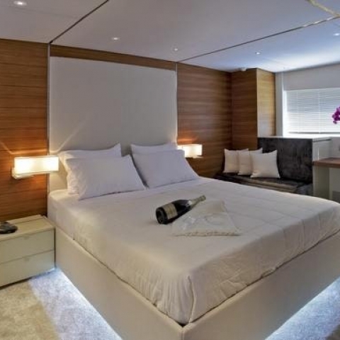 charter_in_greece_tropicana_-_master_cabin-min.jpg