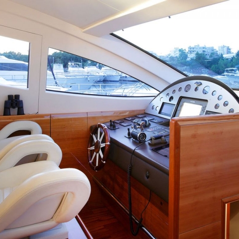 motor-yachts-georgev-11l.jpg