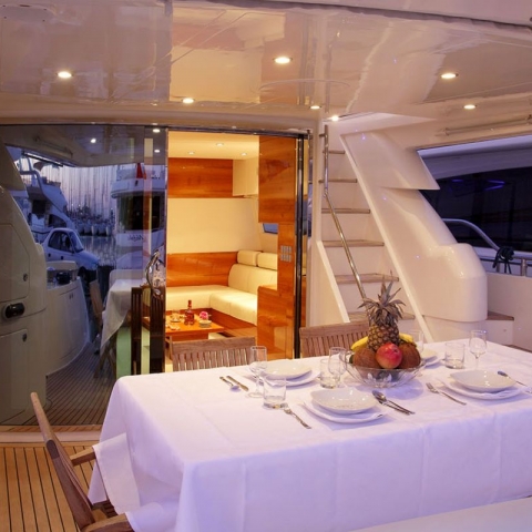motor-yachts-georgev-5l.jpg
