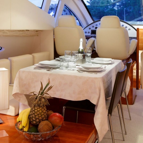 motor-yachts-georgev-8l.jpg