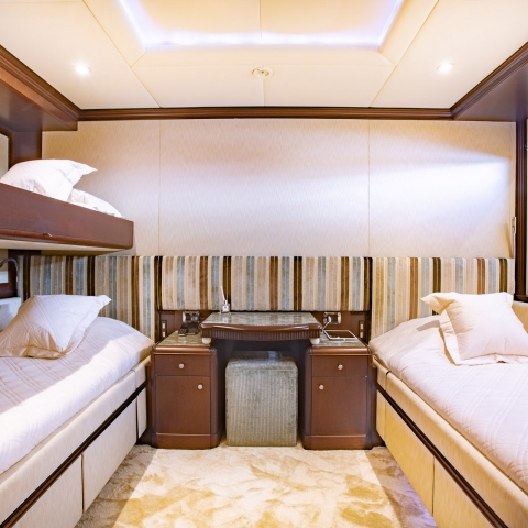akira_one_-_twin_suite_with_pullman_bed.jpg
