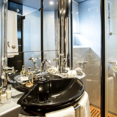 twin-cabin-bathroom-pandion.jpg
