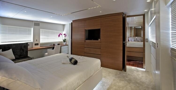 charter_in_greece_tropicana_-_master_suite-min.jpg
