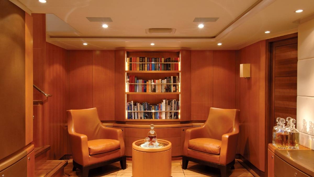charters_in_greece_aristarchos_-_lounge.jpg