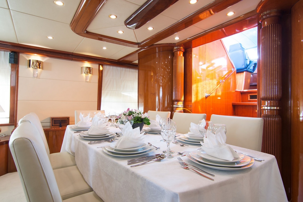 dream-b-dining_area.jpg