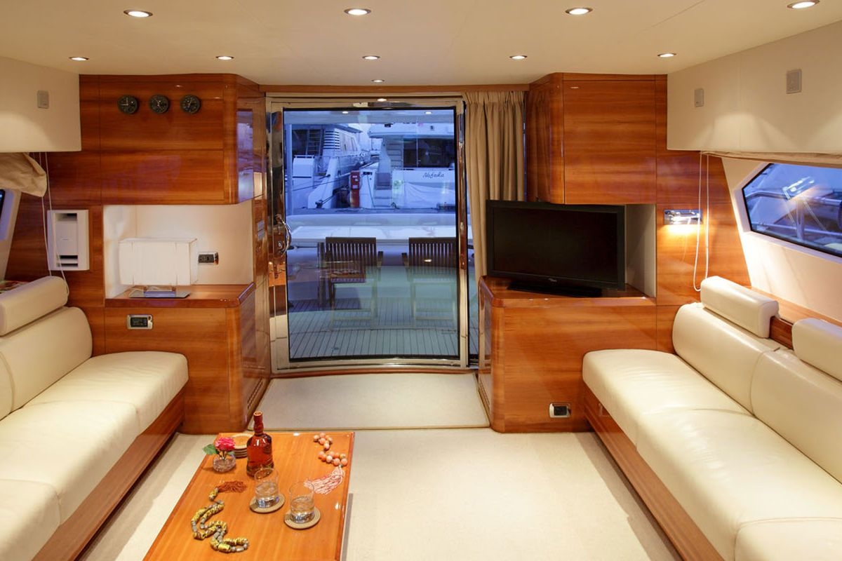 motor-yachts-georgev-6l.jpg
