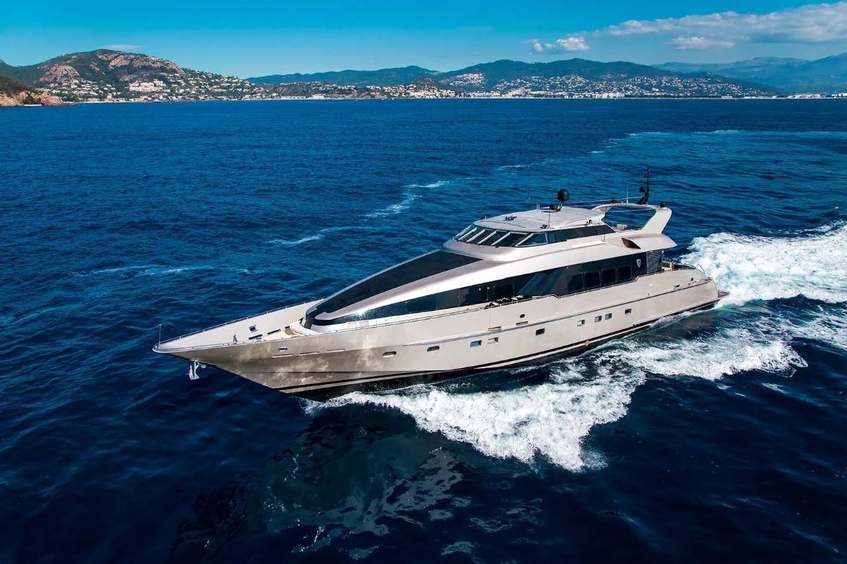 pandion-yacht-running.jpg