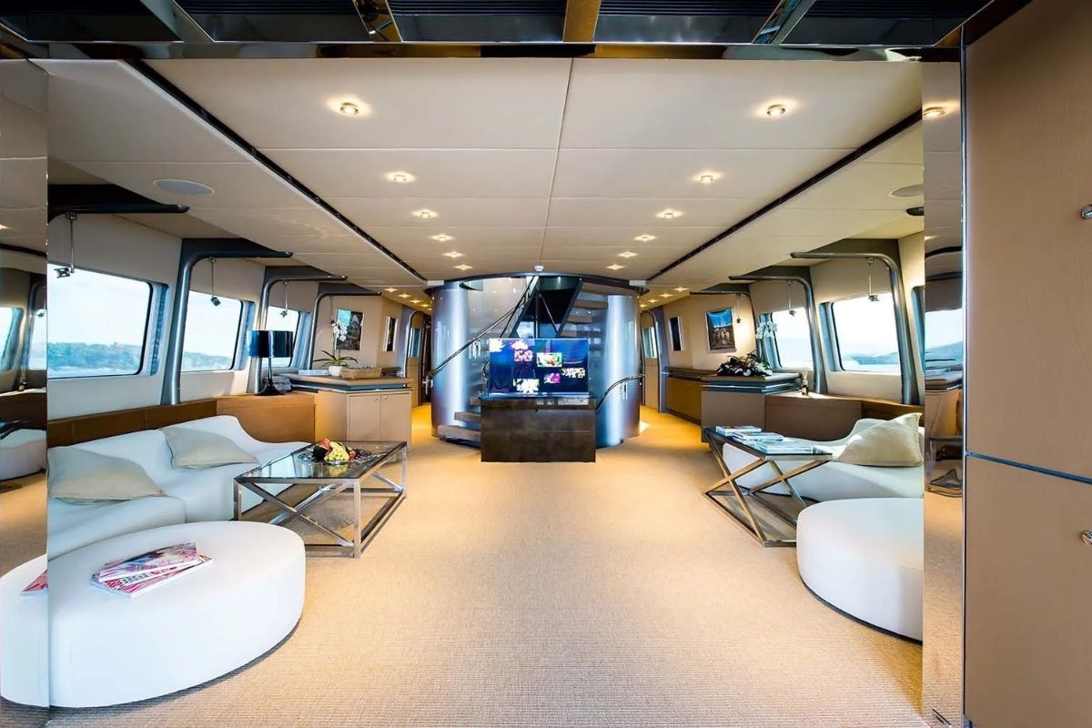 salon-pandion-yacht.jpg