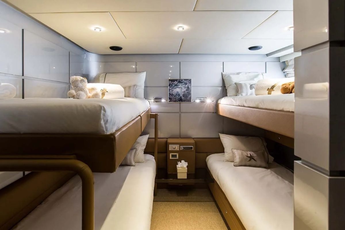 twin-cabin-pandion-yacht.jpg